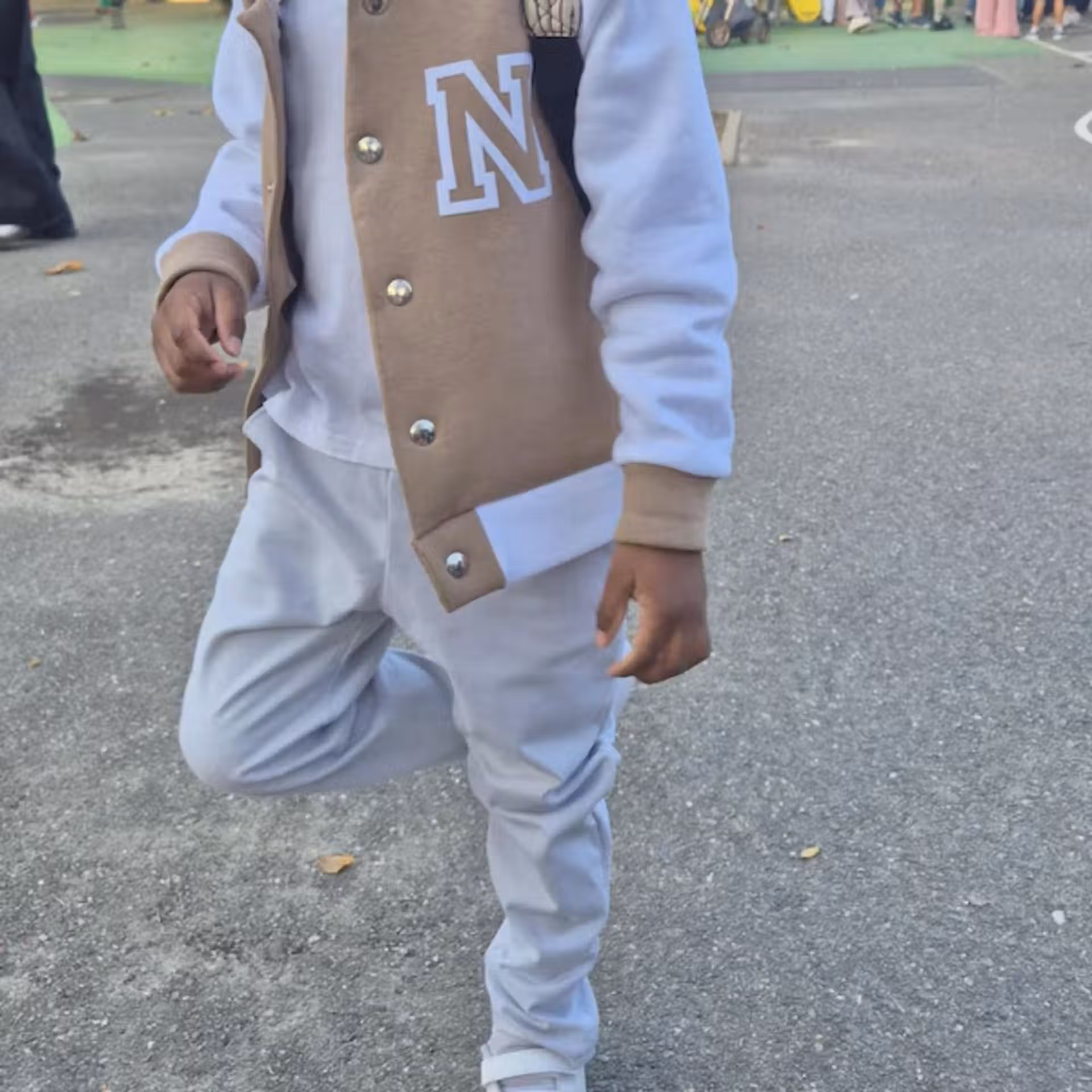 flex thermocollant N blanc sur une veste flex thermocollant N blanc sur une veste