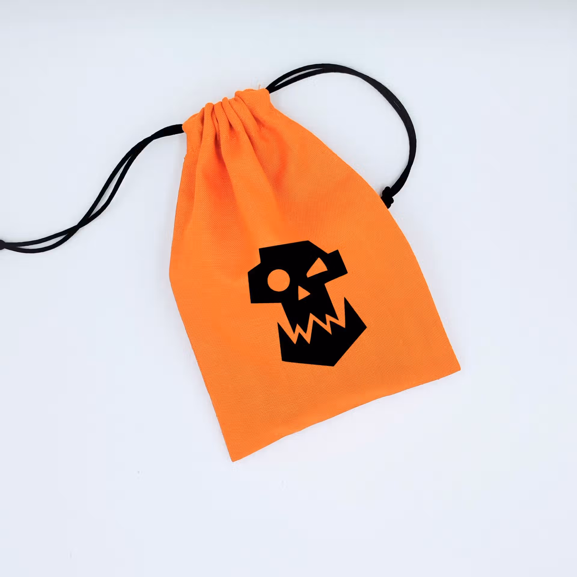 Bourse à dés orange avec flex thermocollant Ork noir fermée