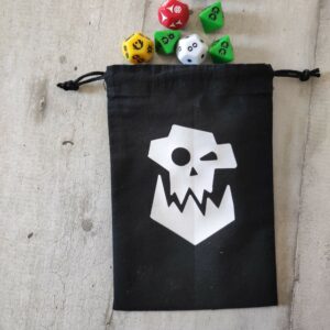 Bourse à dés noire - motif Ork, Gork ou Mork avec des dés star wars