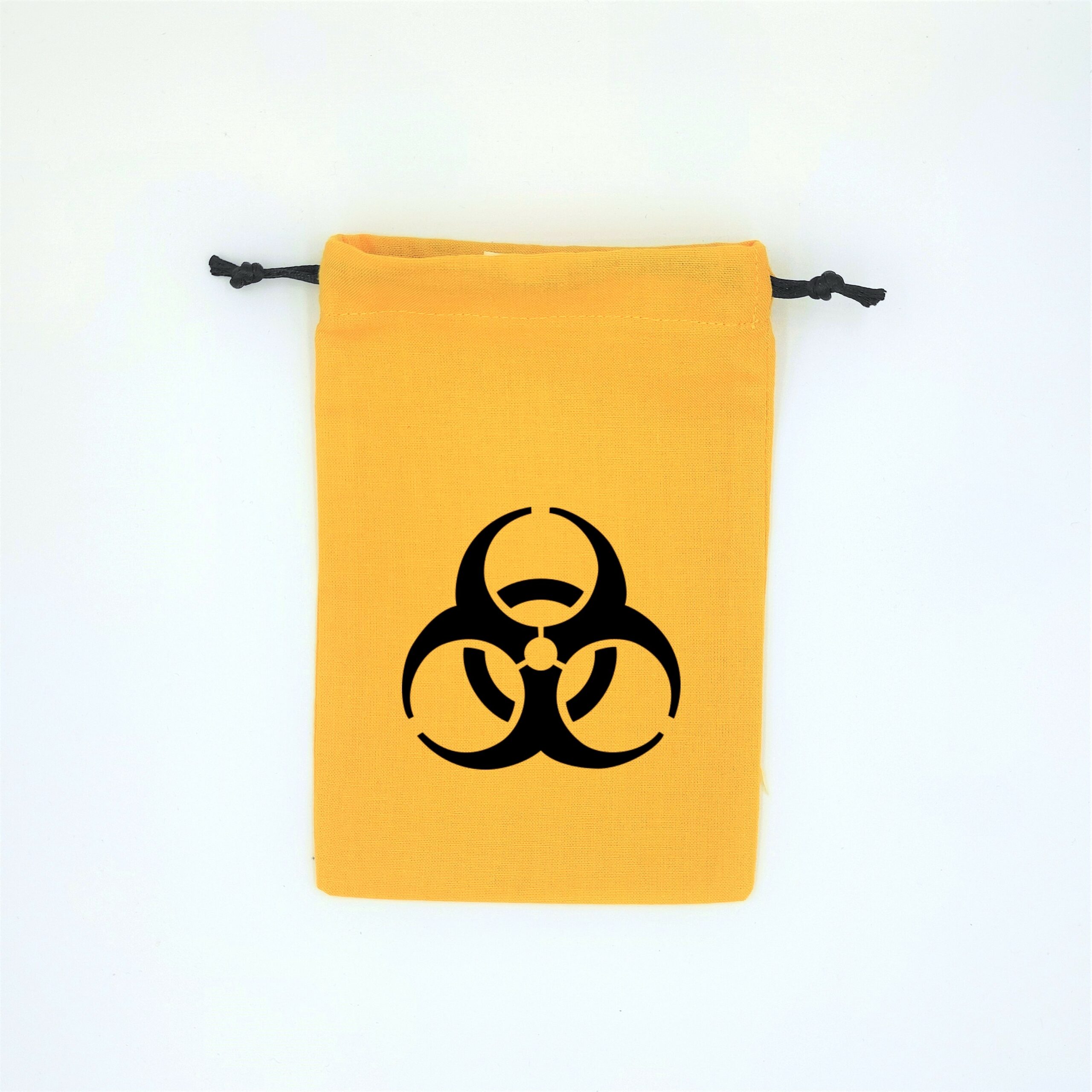 Bourse à dés plate jaune - motif risque biologique noir avec un set de dés de jeu de rôle