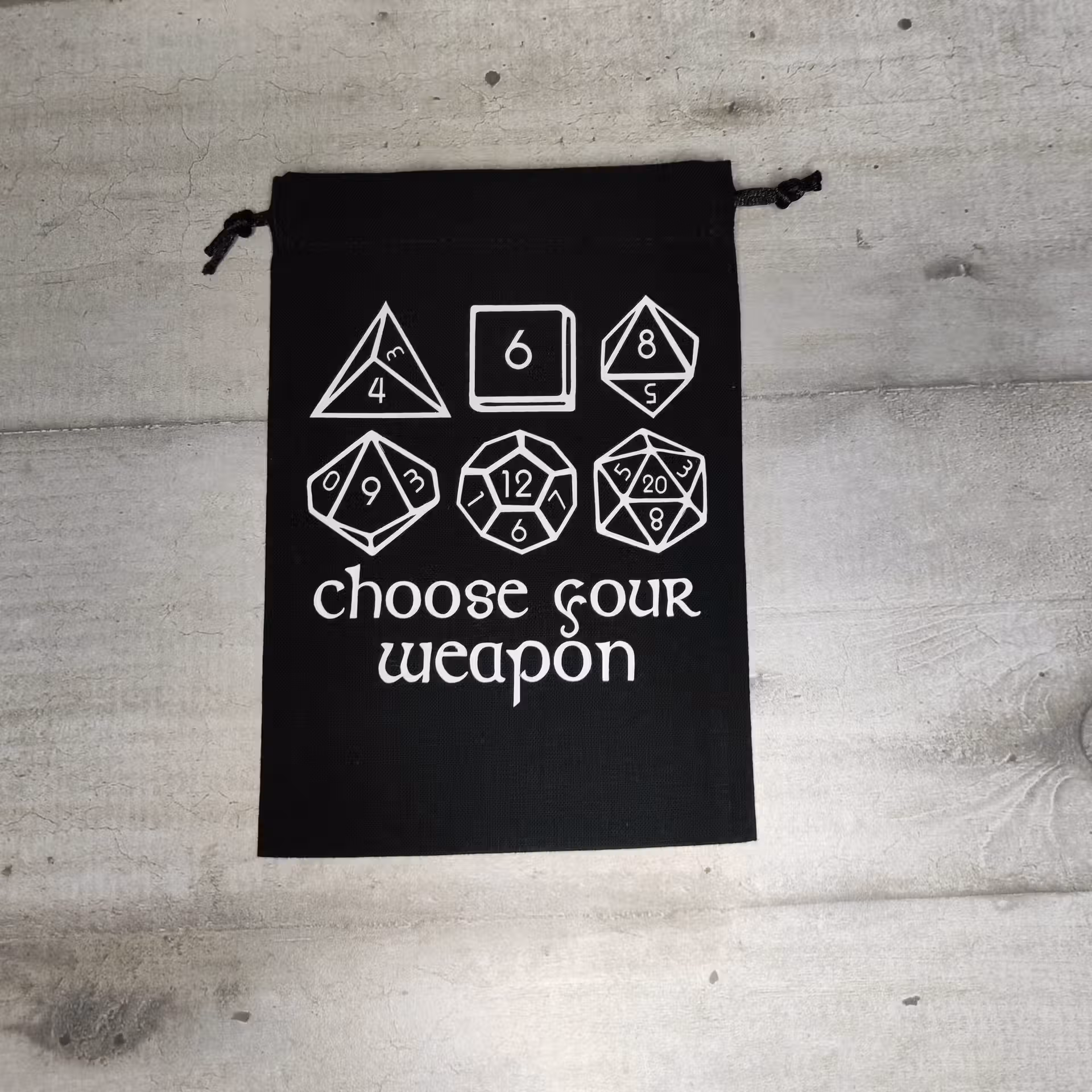 bourse à dés noire choose your weapon