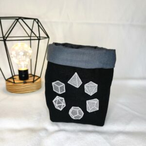 bourse à dés carré noire brodée jeu de rôle gris