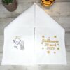 Echarpe de baptême brodée avec un petit ange en coton blanc et personnalisée