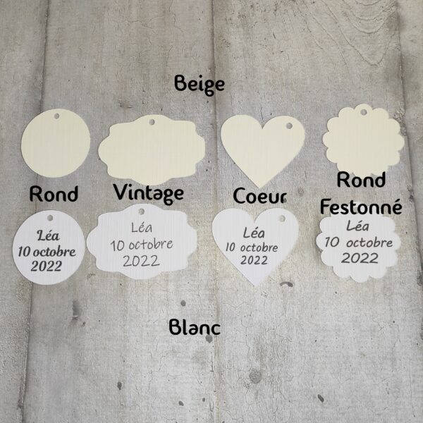 présentation des modèles d'étiquette en papier blanc et beige