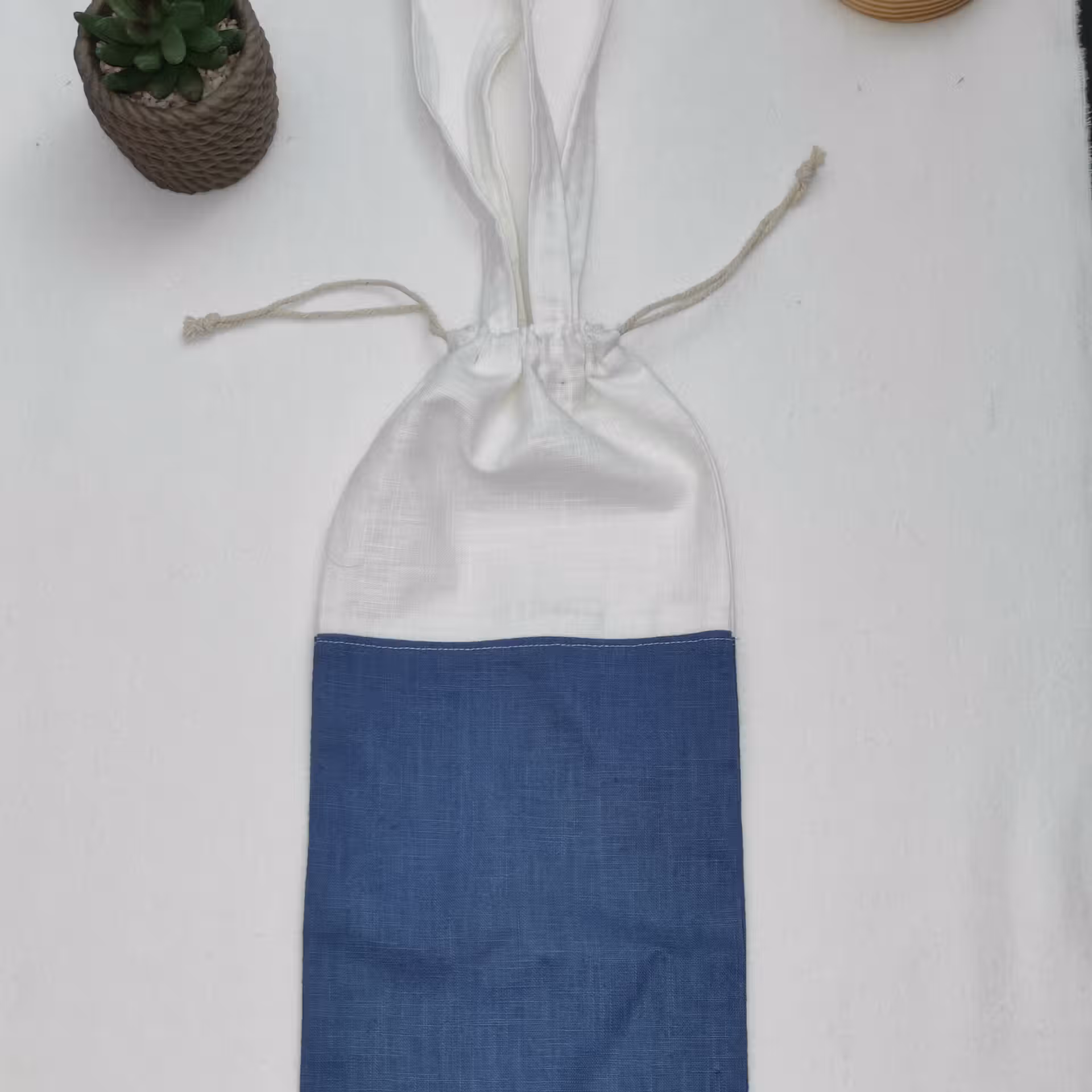 sac à pain bicolore bleu fermé