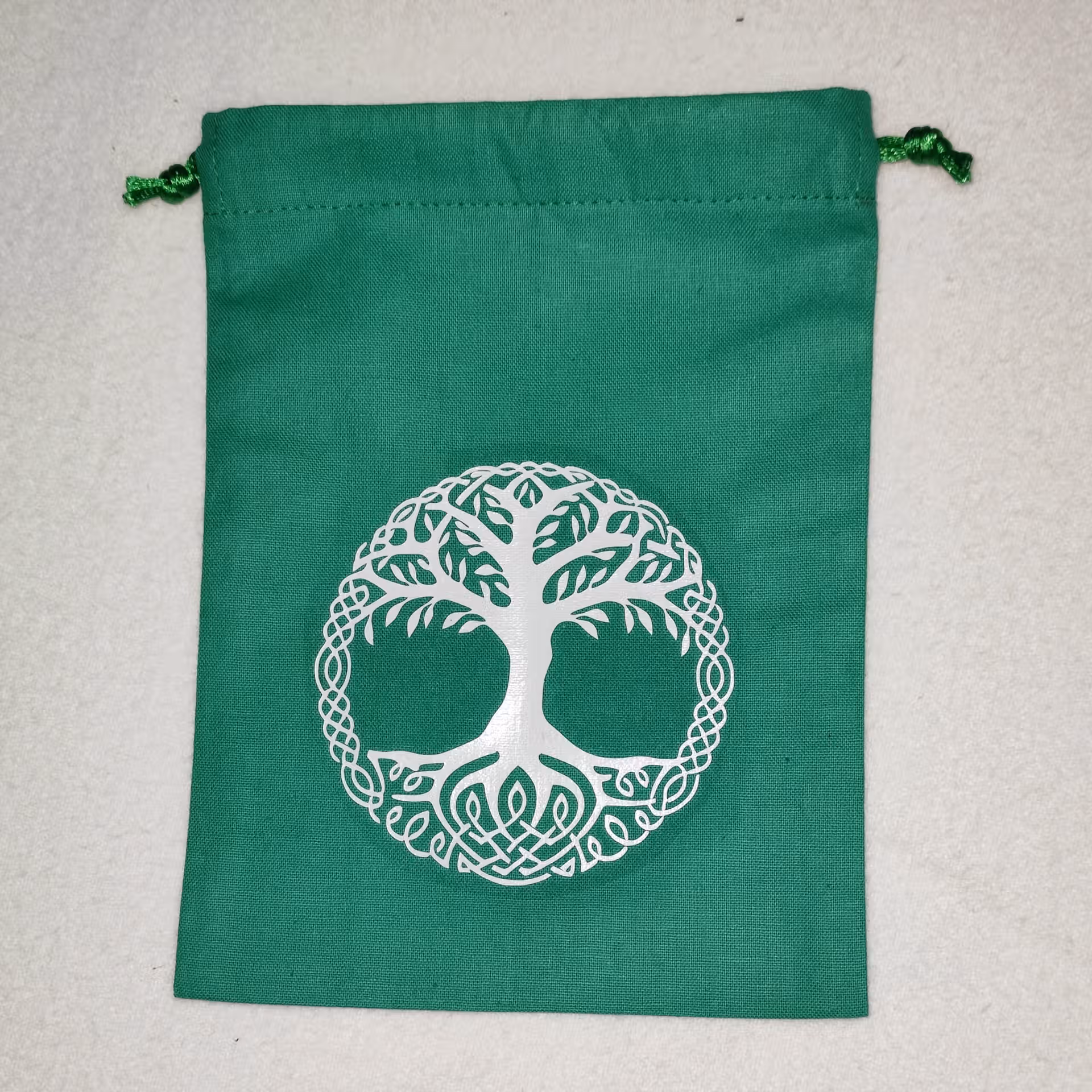 IMG_20230722_212509_2 Bourse à dés plate - motif arbre de vie celtique Yggdrasil