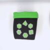 bourse à dés carré noire brodée jeu de rôle vert