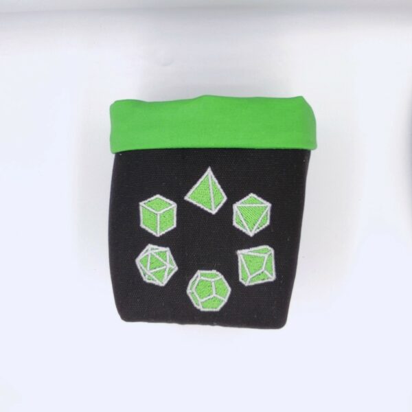bourse à dés carré noire brodée jeu de rôle vert