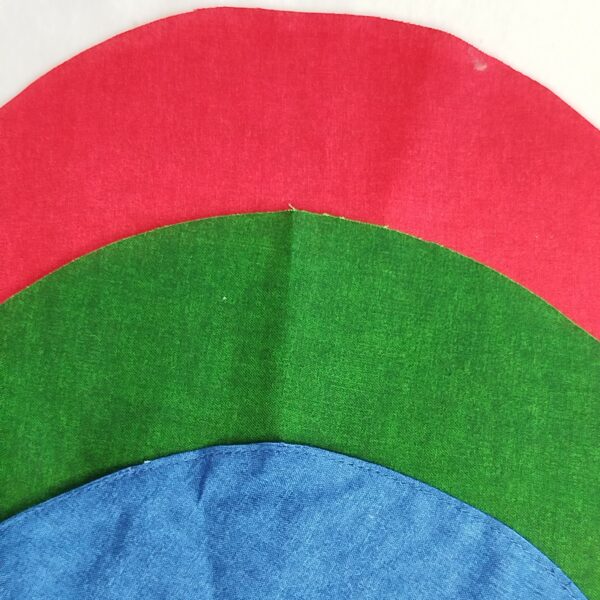 couleur disponible pour intérieur de bourse à dés ronde compartimentée : rouge, vert ou bleu