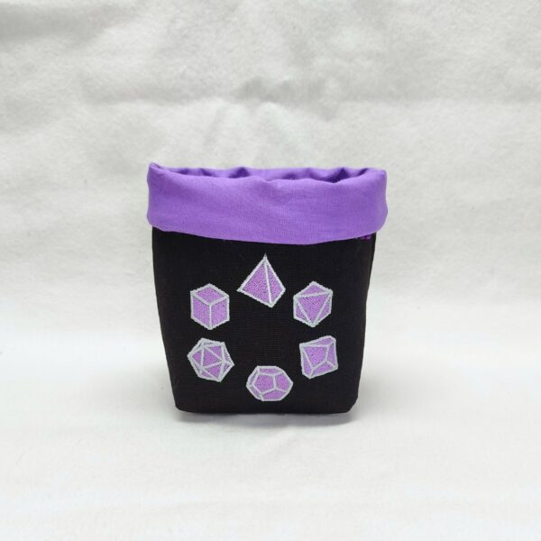 bourse à dés carré noire brodée jeu de rôle violet
