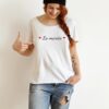 T-shirt "La mariée" portée une jeune femme en jean