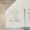 Echarpe de baptême en lin blanc brodée avec une croix et une bible personnalisée