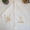 Echarpe de baptême brodée avec une croix et une bible ange en coton blanc et personnalisée