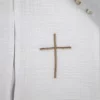 Echarpe de baptême personnalisée brodée avec une croix