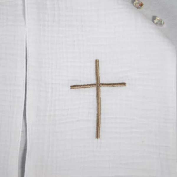 Echarpe de baptême personnalisée brodée avec une croix