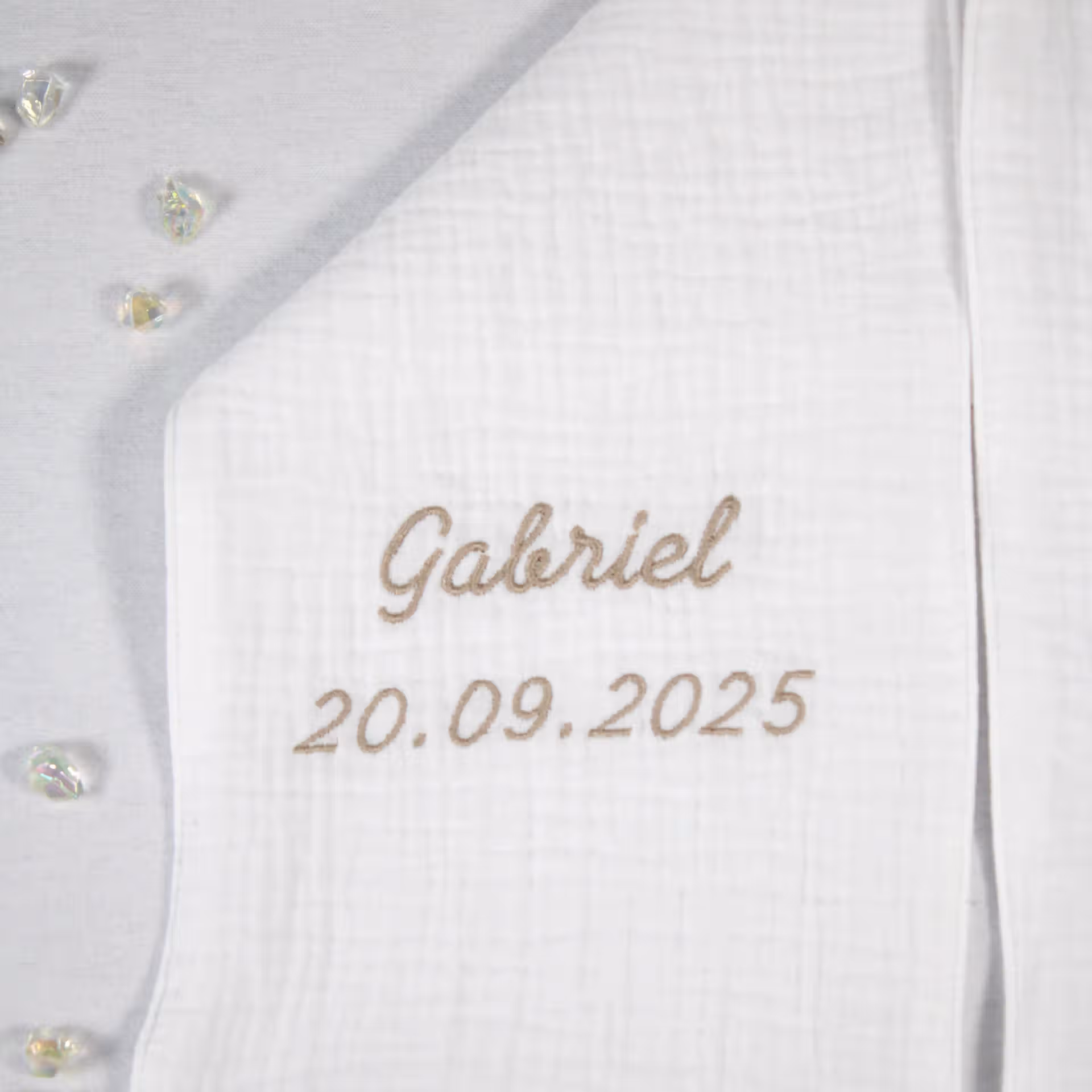 IMG_6350 Echarpe de baptême personnalisée brodée avec une colombe