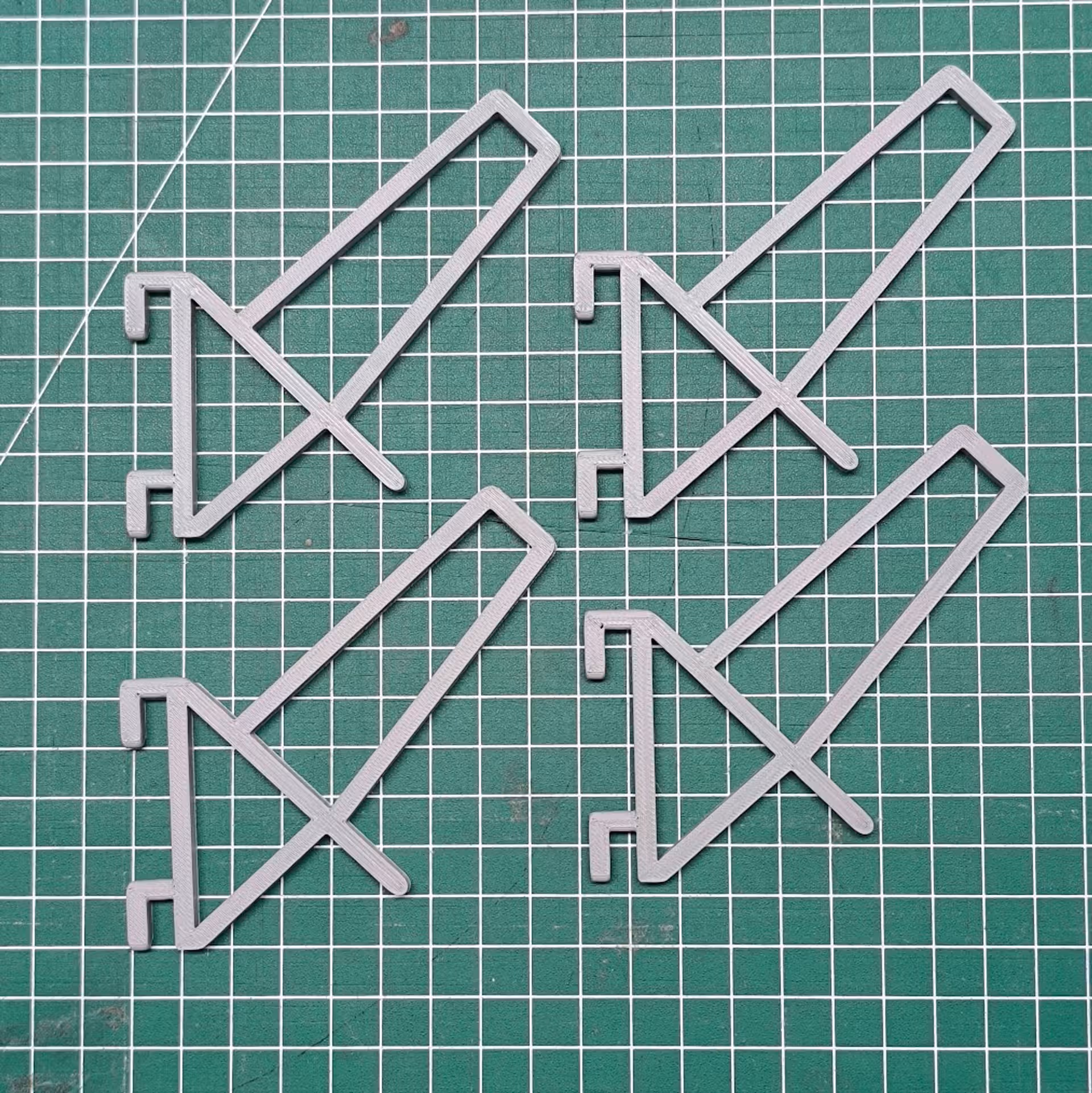 IMG_20251014_084739-EDIT Lot de supports à cônes de fil pour panneau Skadis