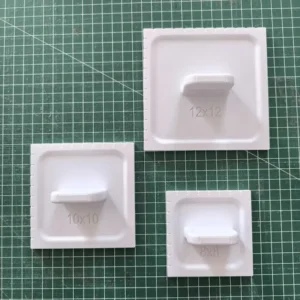 IMG_20251018_115512 Gabarit de découpe carré avec poignée