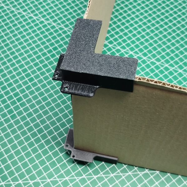 Guide d'angles pour la fabrication de boîte en carton