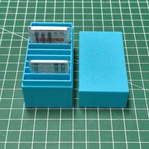 Boîte de rangement avec couvercle pour étui d'aiguilles