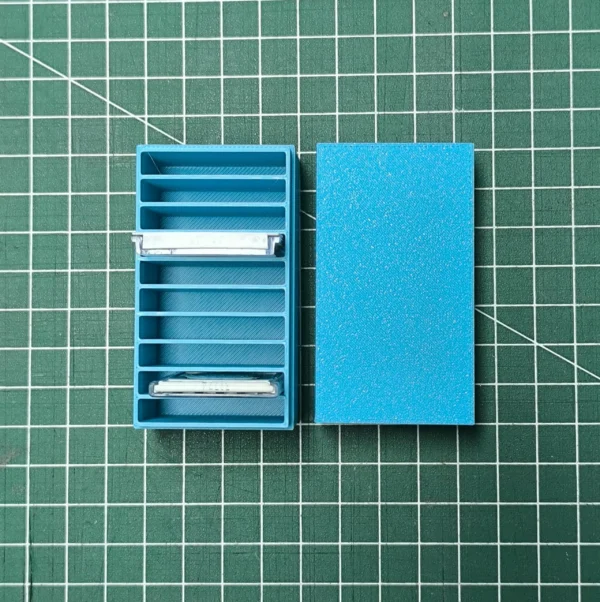 Boîte de rangement avec couvercle pour étui d'aiguilles