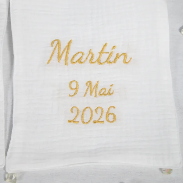 IMG_6494 Echarpe de baptême personnalisée brodée avec une colombe